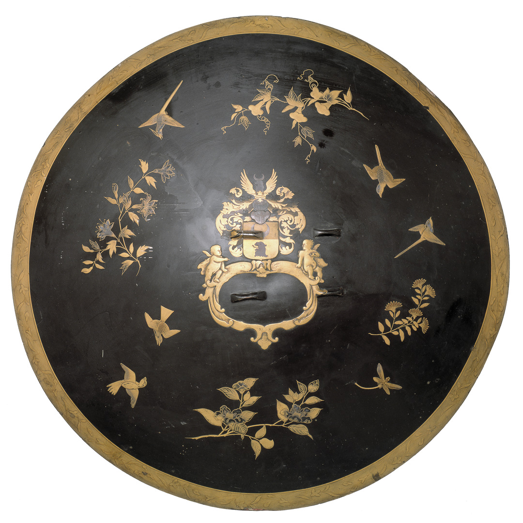 Coyets shield. photo.