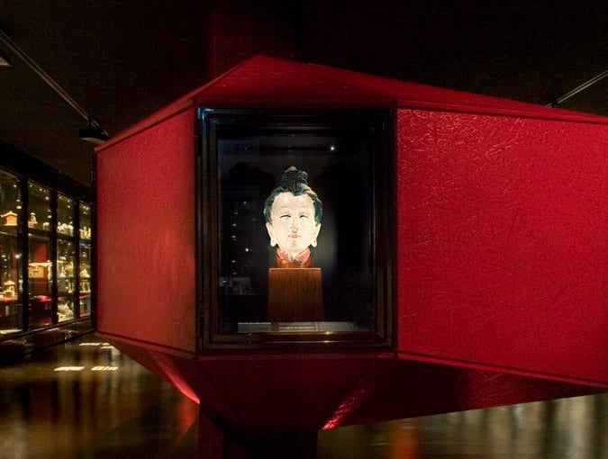 Object from the exhibition. Photo.